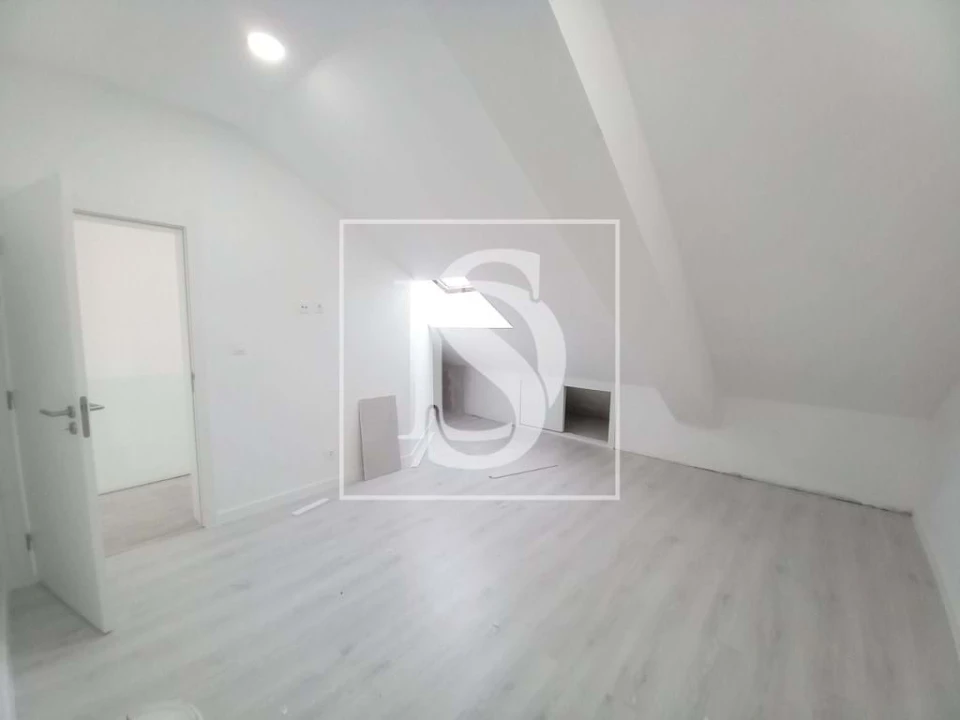 Apartamento T4 para Venda em Costa da Caparica Foto 23