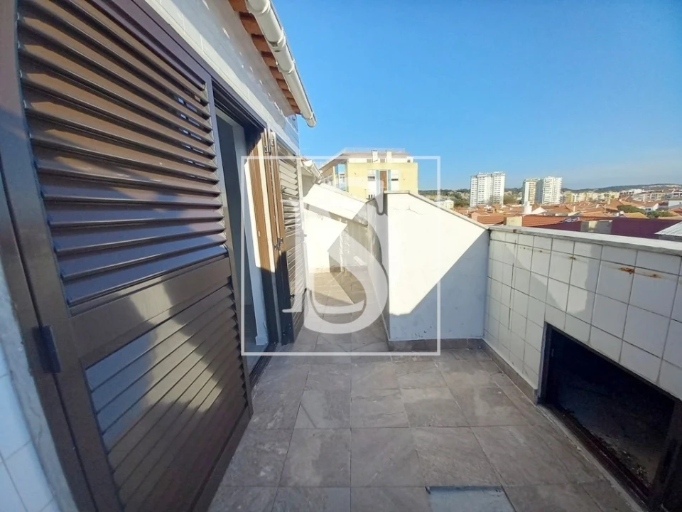 Apartamento T4 para Venda em Costa da Caparica Foto 40