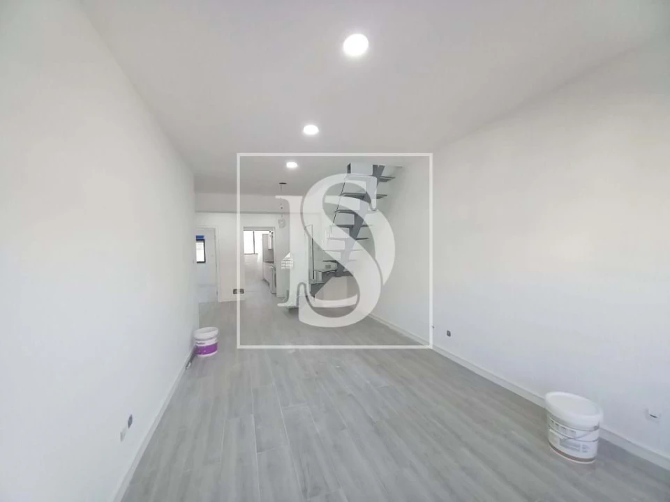 Apartamento T4 para Venda em Costa da Caparica Foto 3