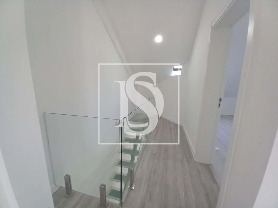 Apartamento T4 para Venda em Costa da Caparica Foto 33
