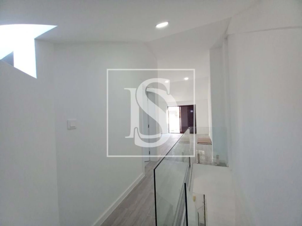 Apartamento T4 para Venda em Costa da Caparica Foto 22