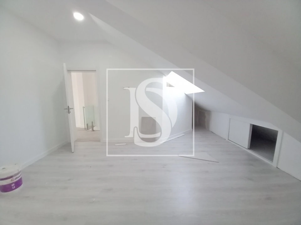 Apartamento T4 para Venda em Costa da Caparica Foto 24