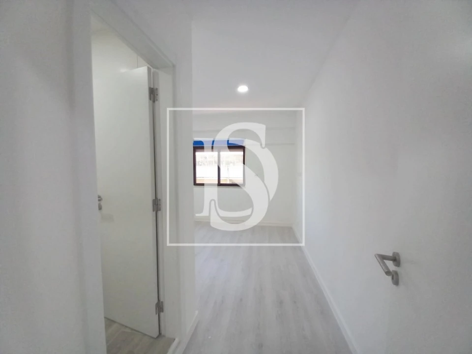 Apartamento T4 para Venda em Costa da Caparica Foto 16