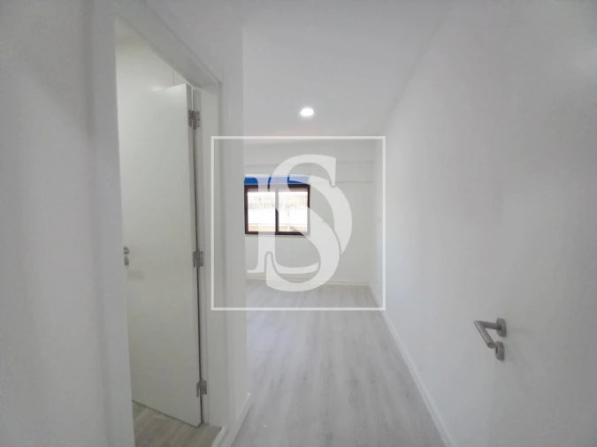 Apartamento T4 para Venda em Costa da Caparica Foto 16