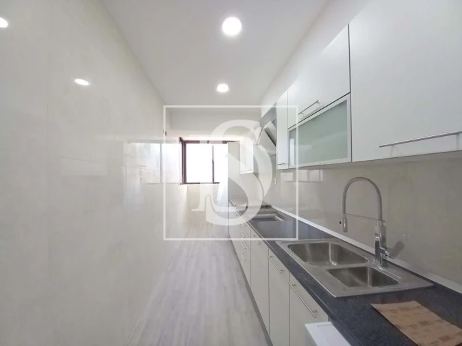 Apartamento T4 para Venda em Costa da Caparica Foto 7