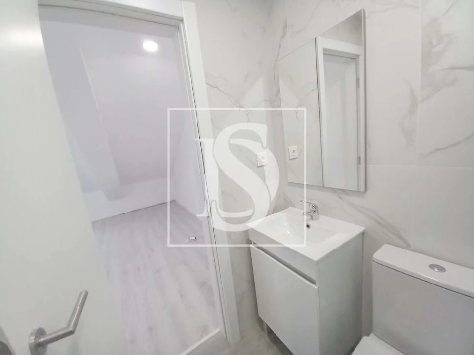 Apartamento T4 para Venda em Costa da Caparica Foto 28