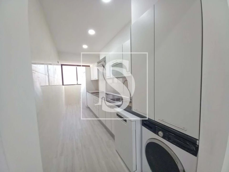 Apartamento T4 para Venda em Costa da Caparica Foto 6