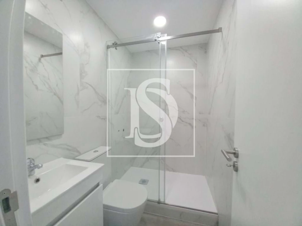 Apartamento T4 para Venda em Costa da Caparica Foto 26