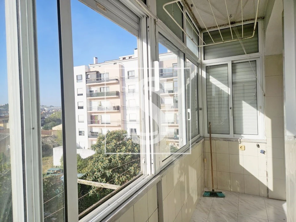 Apartamento T2 para Venda em Agualva e Mira-Sintra Foto 1