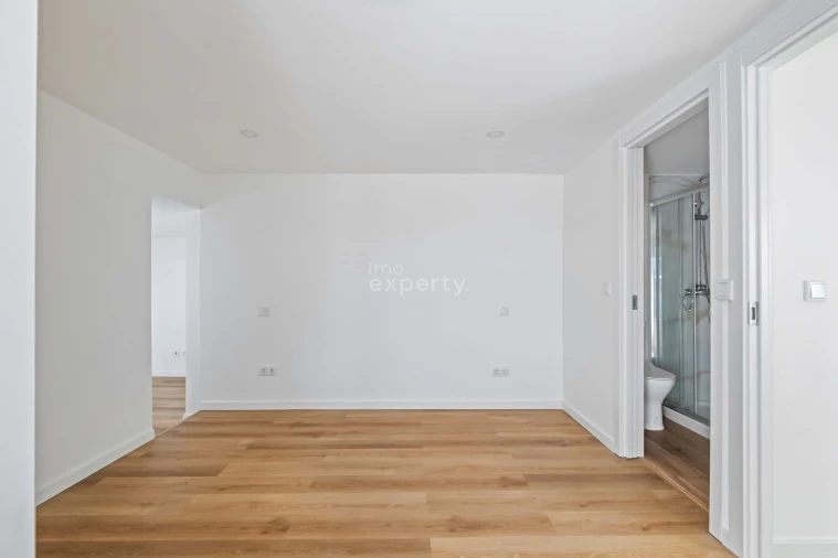 Moradia T2 para Venda em Calheta Foto 8