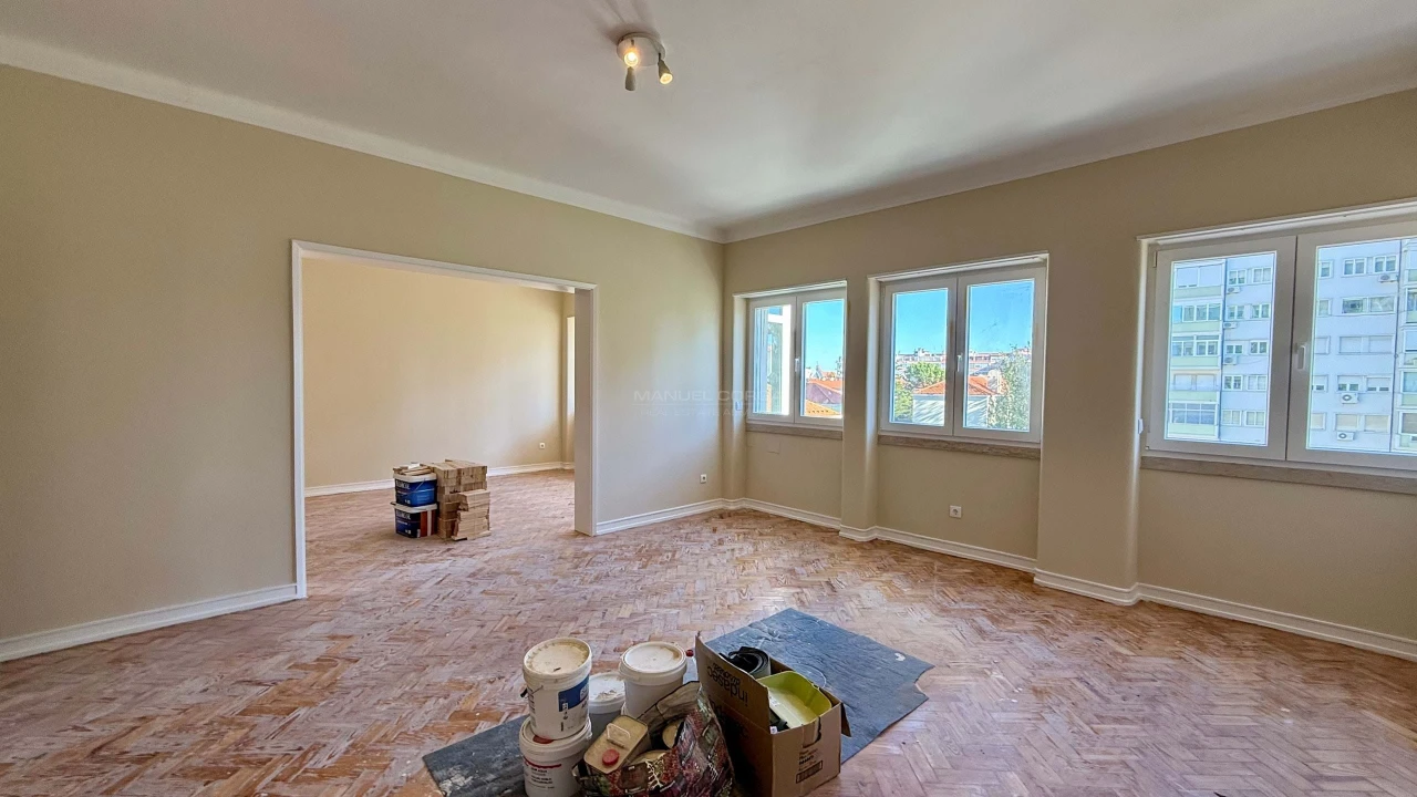 Apartamento T4 para Arrendamento em Alvalade Foto 1