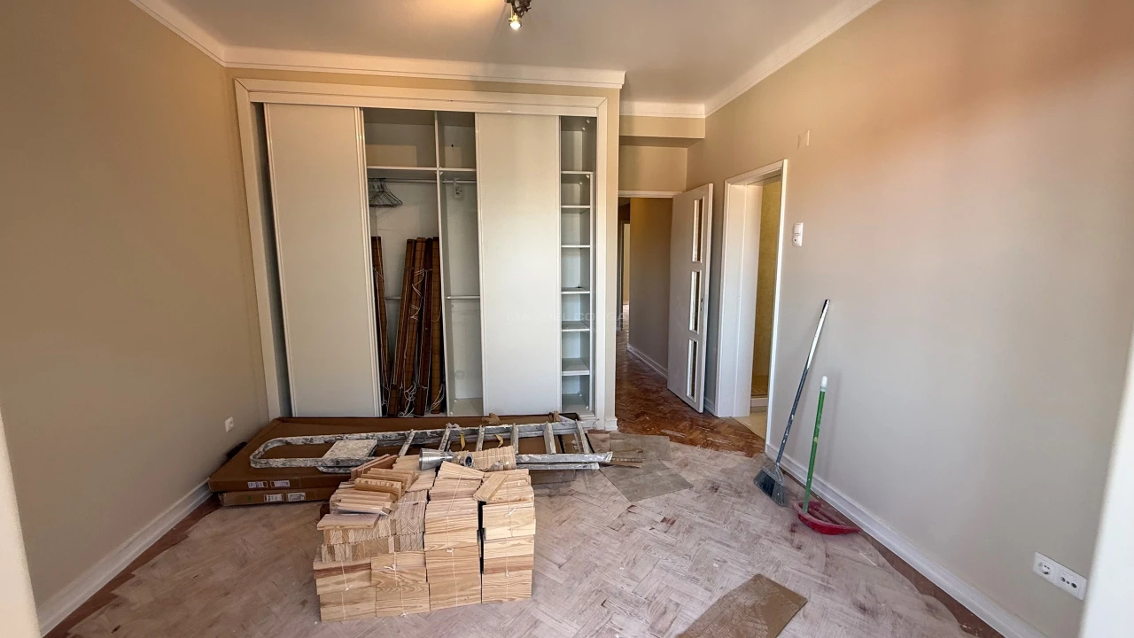 Apartamento T4 para Arrendamento em Alvalade Foto 2