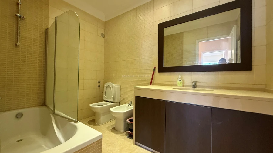 Apartamento T4 para Arrendamento em Alvalade Foto 11