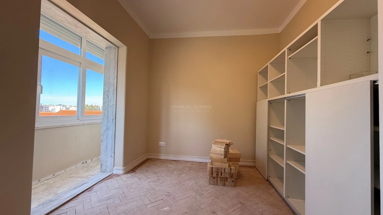 Apartamento T4 para Arrendamento em Alvalade Foto 14