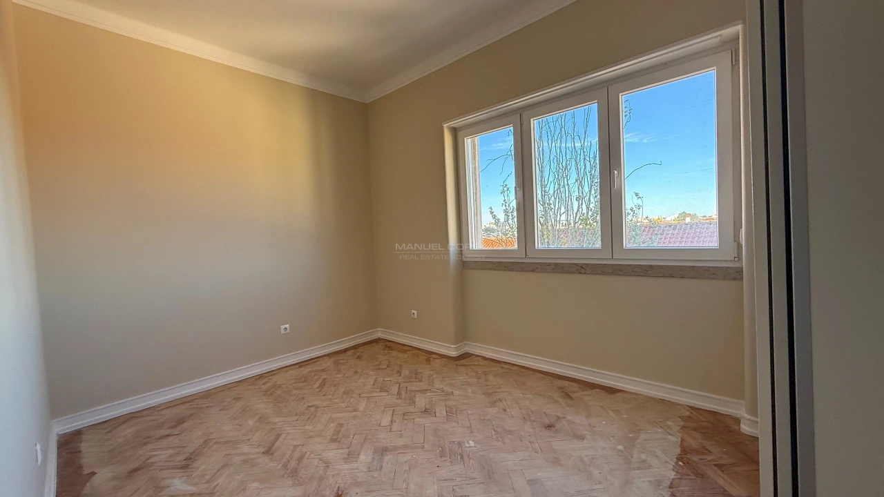 Apartamento T4 para Arrendamento em Alvalade Foto 9