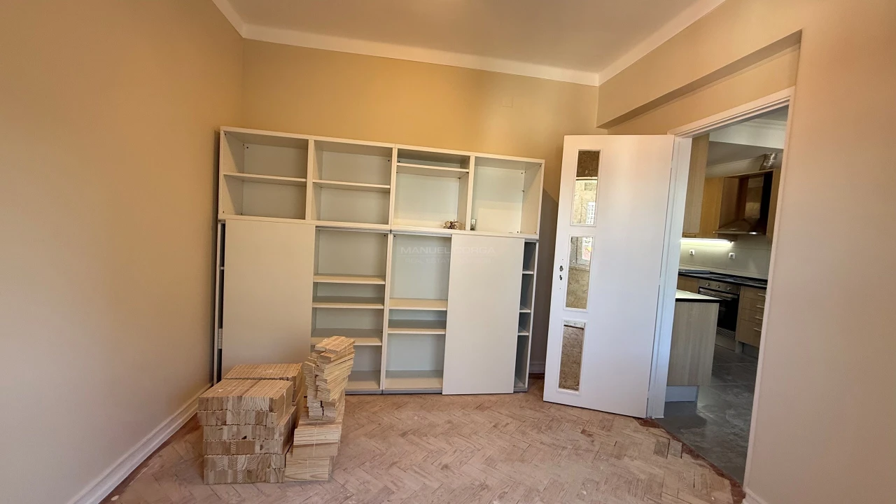 Apartamento T4 para Arrendamento em Alvalade Foto 13