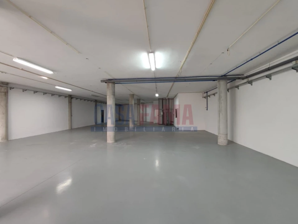 Armazém para Venda em Santo Tirso, Couto (Santa Cristina e São Miguel) e Burgães Foto 17