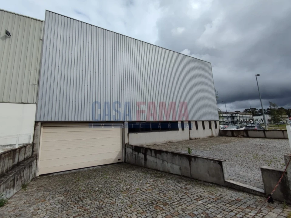 Armazém para Venda em Santo Tirso, Couto (Santa Cristina e São Miguel) e Burgães Foto 19