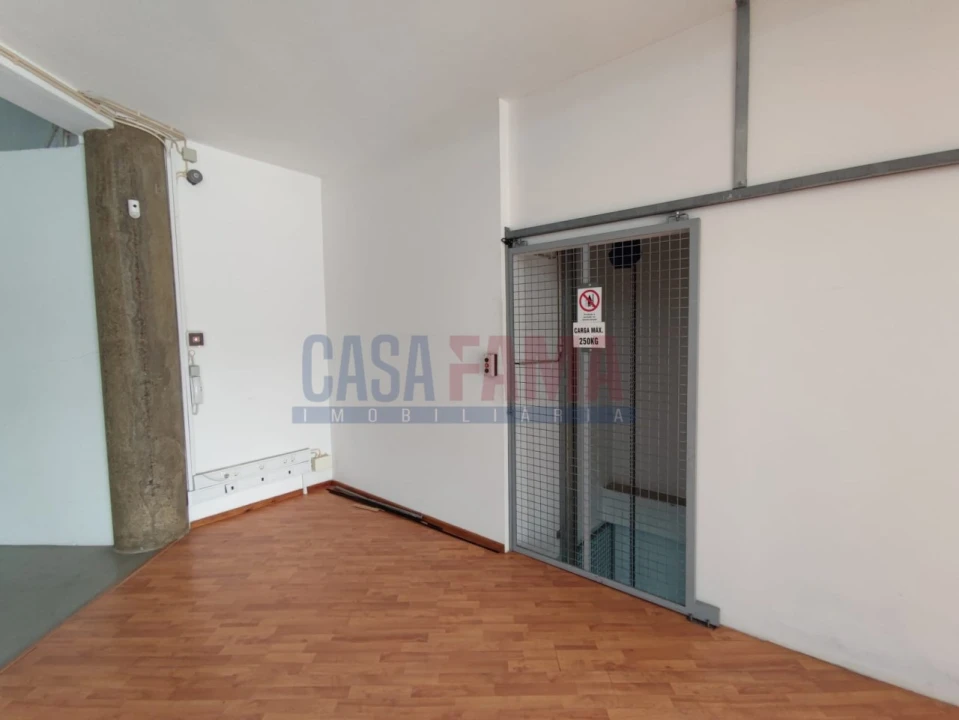 Armazém para Venda em Santo Tirso, Couto (Santa Cristina e São Miguel) e Burgães Foto 38