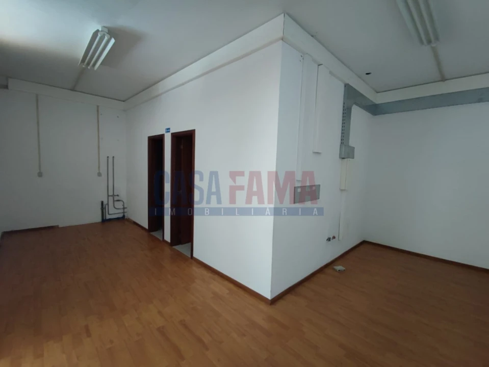 Armazém para Venda em Santo Tirso, Couto (Santa Cristina e São Miguel) e Burgães Foto 48