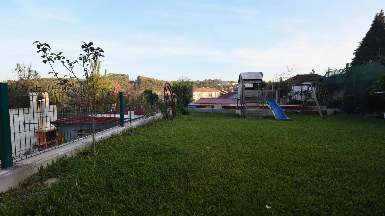 Moradia T4 para Venda em Santa Marinha e São Pedro da Afurada Foto 32