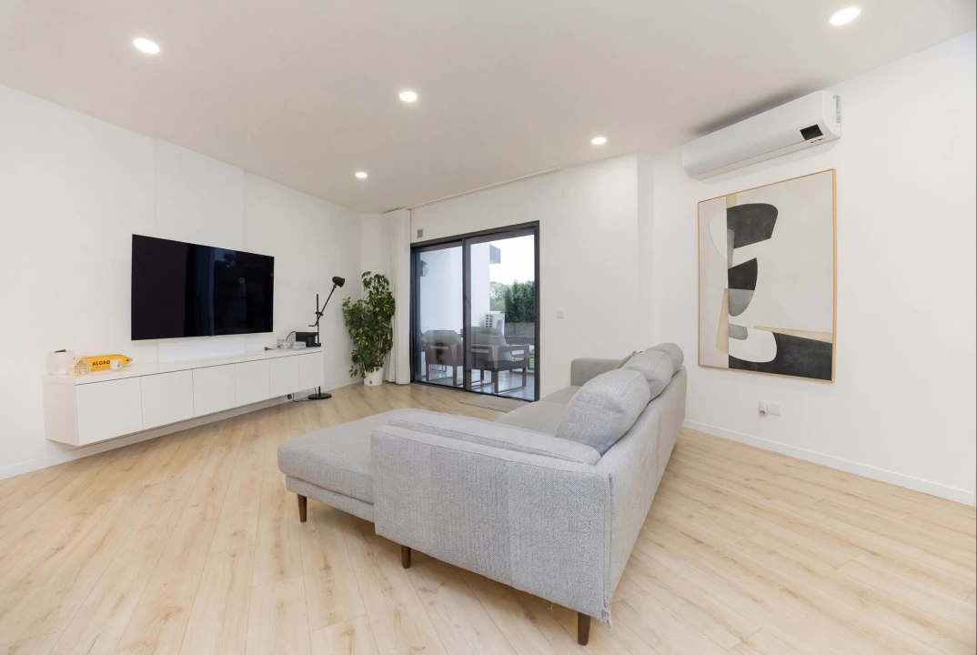 Apartamento T3 para Venda em Ferreiras Foto 4