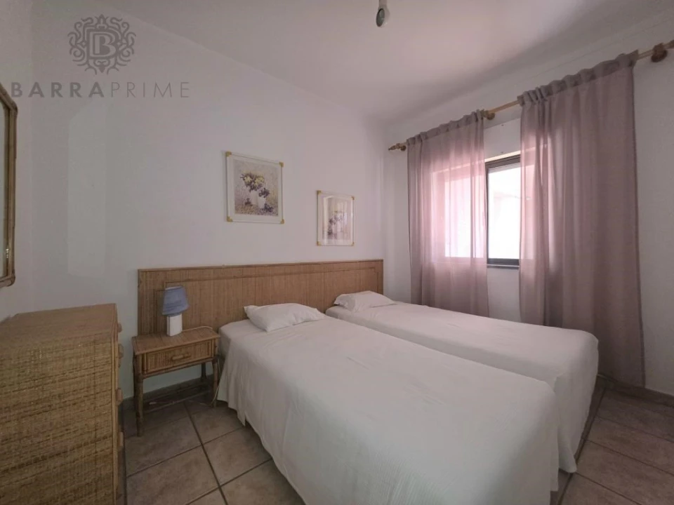 Apartamento T2 para Venda em Quarteira Foto 3