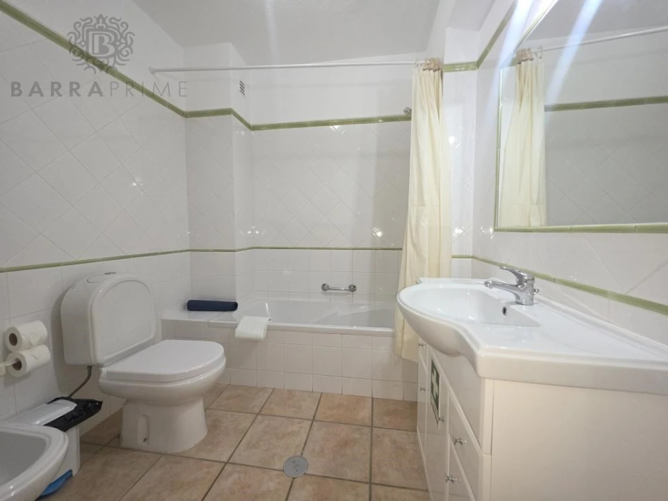 Apartamento T2 para Venda em Quarteira Foto 8