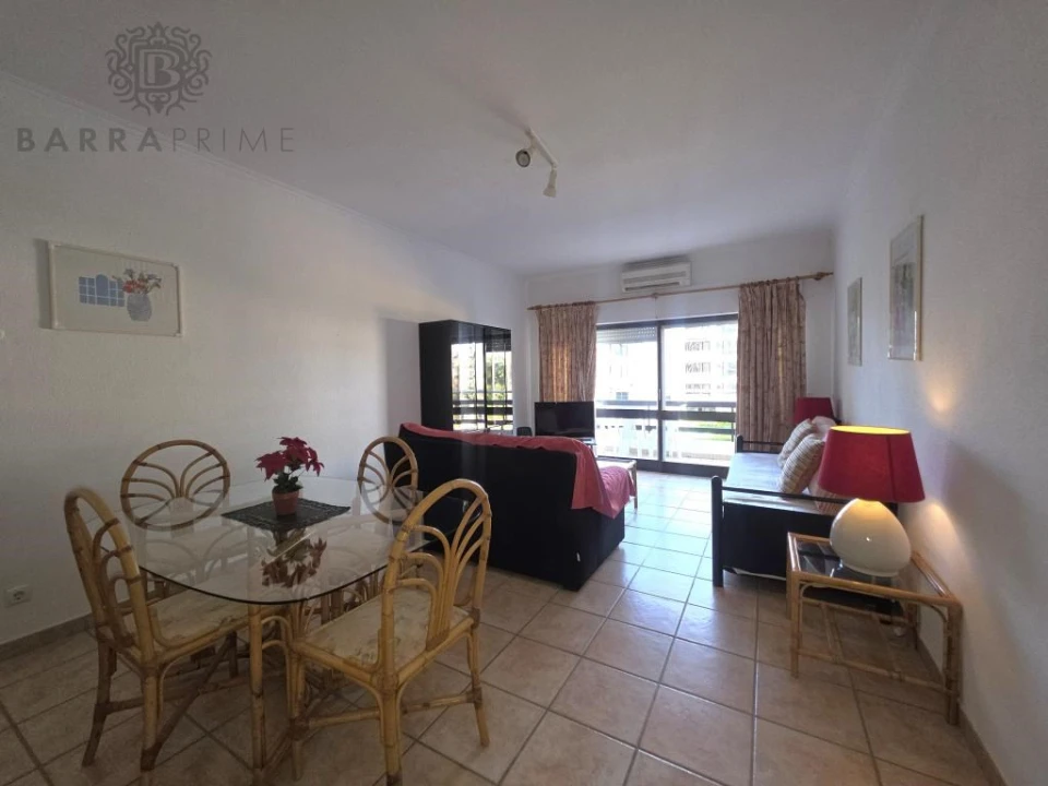 Apartamento T2 para Venda em Quarteira Foto 9