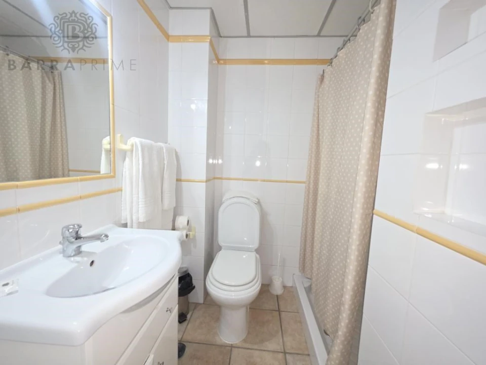 Apartamento T2 para Venda em Quarteira Foto 17