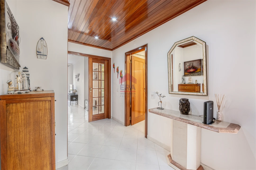 Apartamento T0 para Venda em Quarteira Foto 2