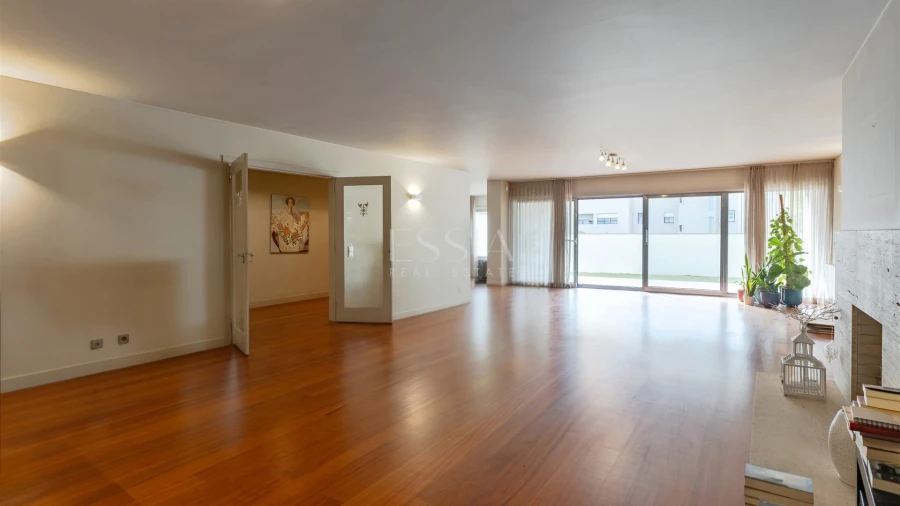Apartamento T4 para Venda em Aldoar, Foz do Douro e Nevogilde Foto 3