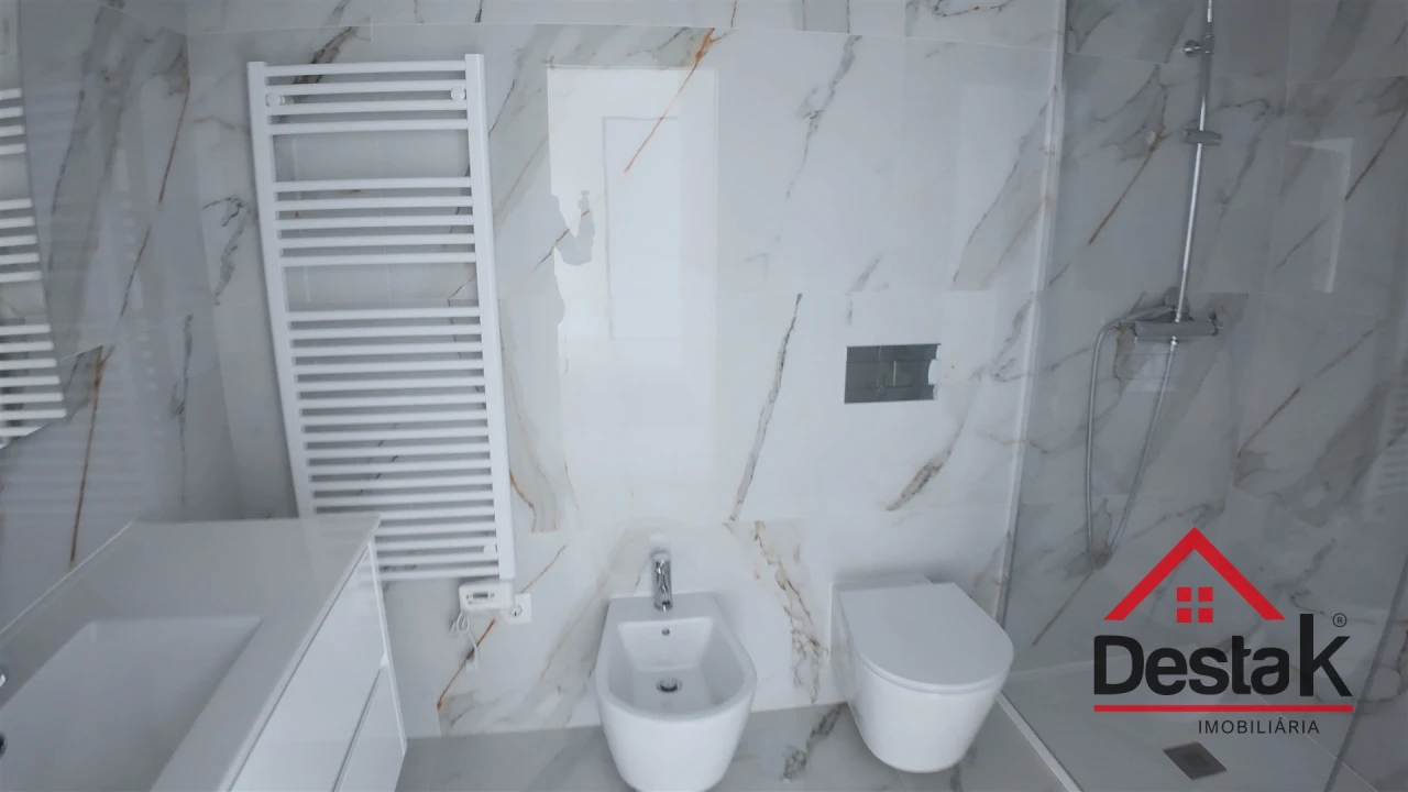 Apartamento T2 para Arrendamento em Abraveses Foto 9