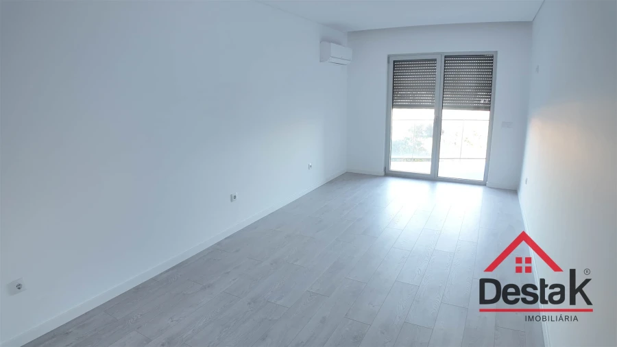Apartamento T2 para Arrendamento em Abraveses Foto 5
