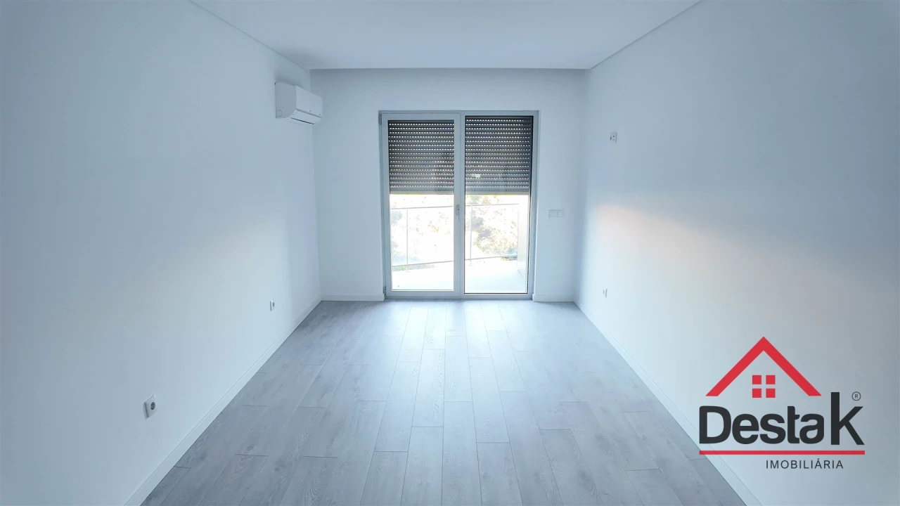 Apartamento T2 para Arrendamento em Abraveses Foto 6