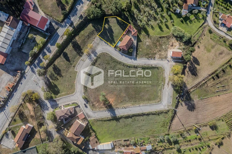 Terreno para Venda em Alcanede Foto 1