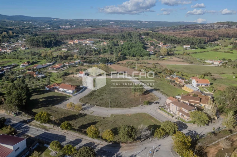 Terreno para Venda em Alcanede Foto 3