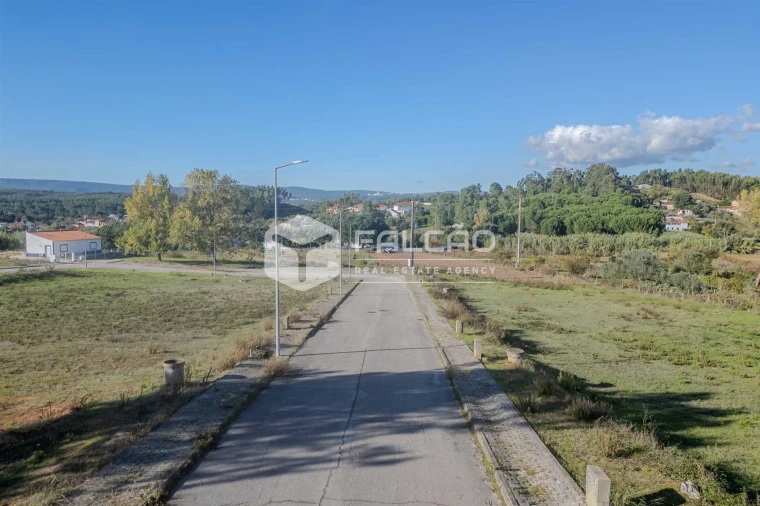 Terreno para Venda em Alcanede Foto 26