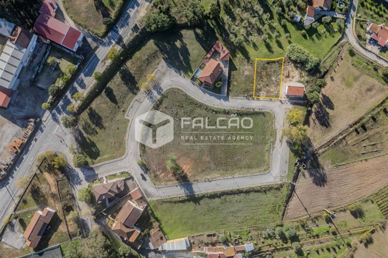 Terreno para Venda em Alcanede Foto 1