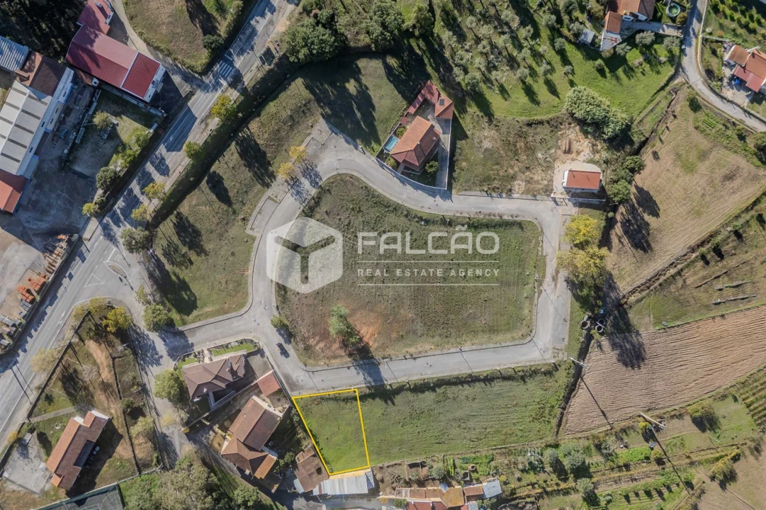 Terreno para Venda em Alcanede Foto 1