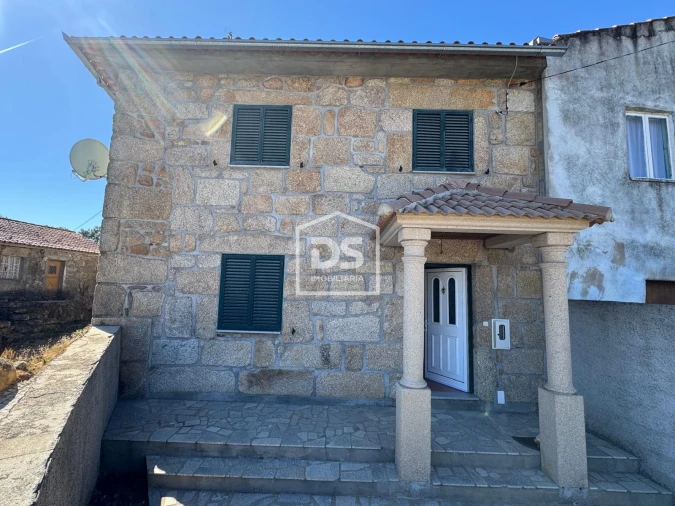 Moradia T4 para Venda em Quintas de São Bartolomeu Foto 1