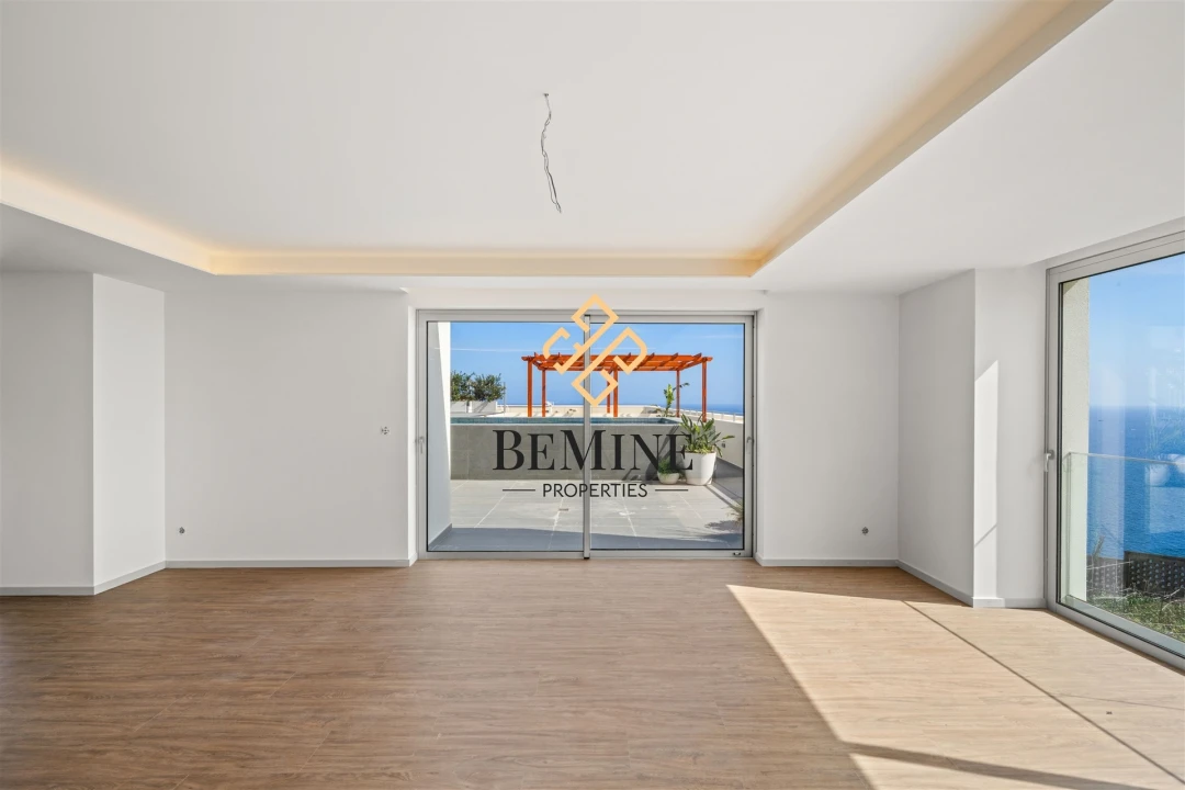 Apartamento T3 para Venda em Camara de Lobos Foto 3