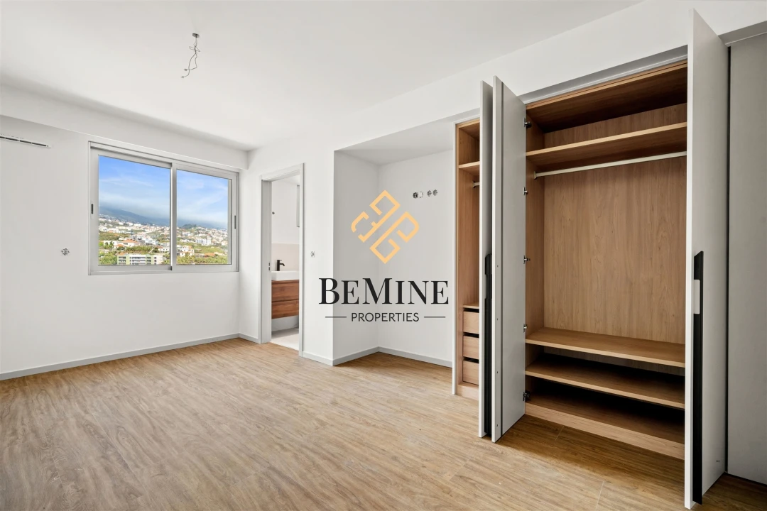 Apartamento T3 para Venda em Camara de Lobos Foto 24