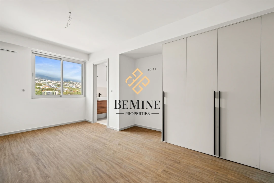 Apartamento T3 para Venda em Camara de Lobos Foto 23