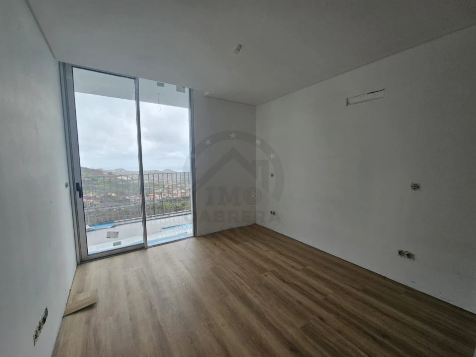 Apartamento T3 para Venda em Estreito de Camara de Lobos Foto 16