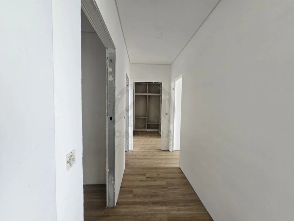 Apartamento T3 para Venda em Estreito de Camara de Lobos Foto 17