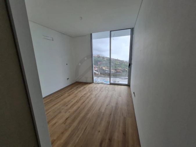 Apartamento T3 para Venda em Estreito de Camara de Lobos Foto 8