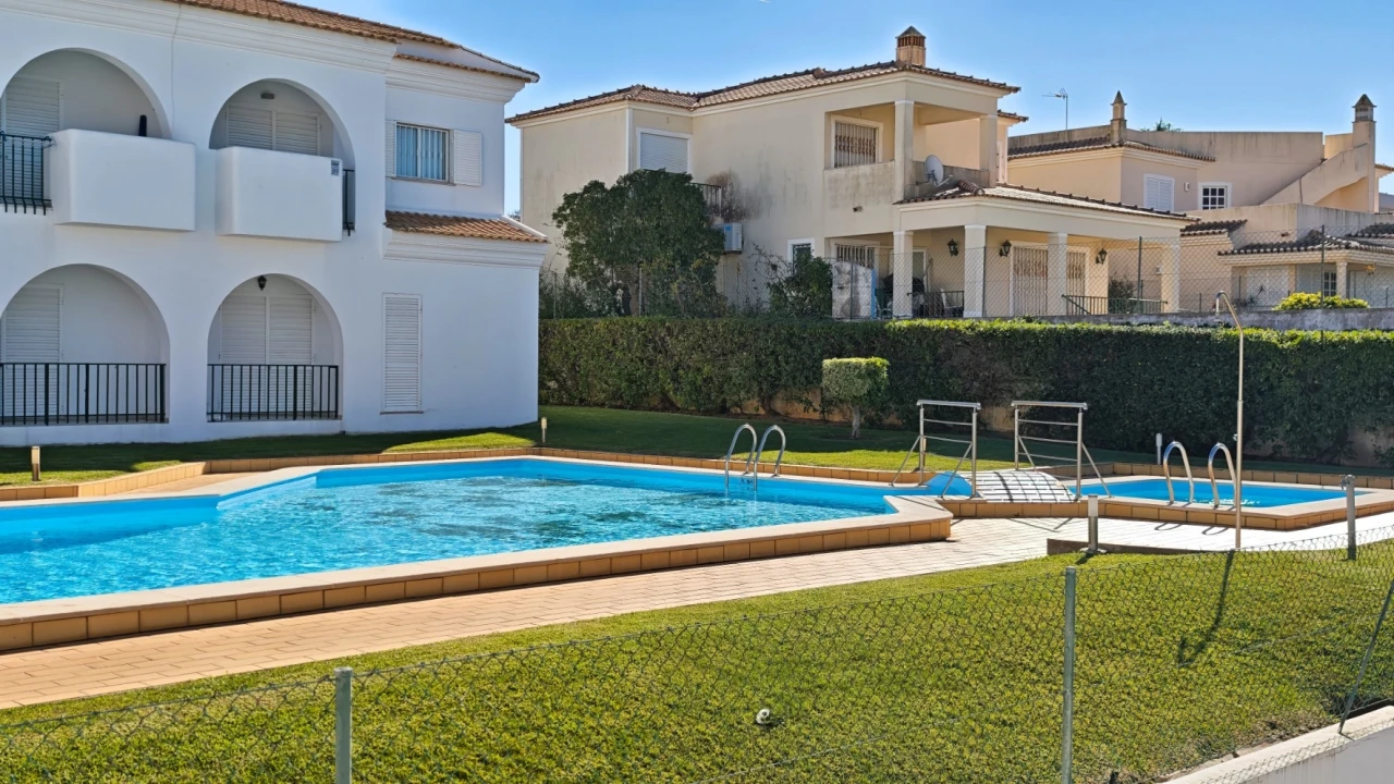 Apartamento T0 para Venda em Albufeira e Olhos de Água Foto 17