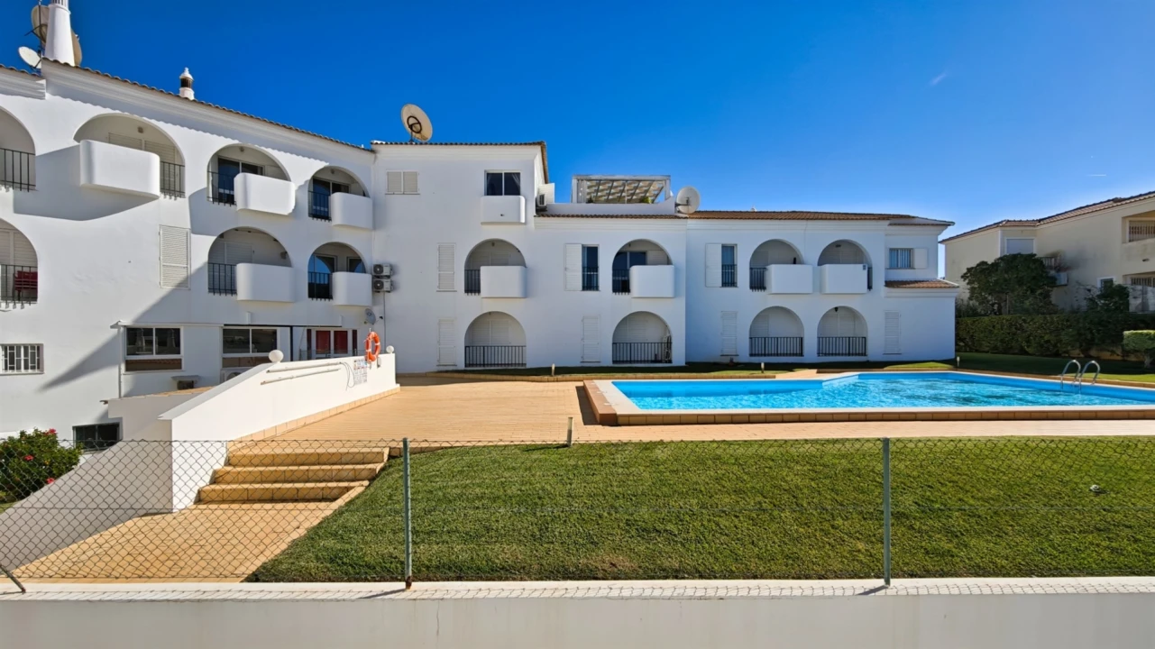 Apartamento T0 para Venda em Albufeira e Olhos de Água Foto 5