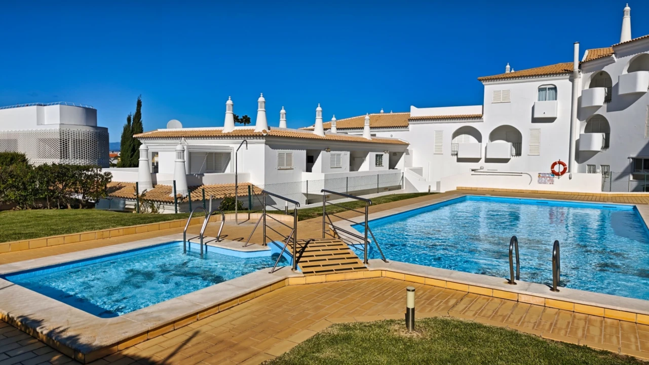 Apartamento T0 para Venda em Albufeira e Olhos de Água Foto 21